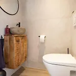 Modern Close To The For 6 *