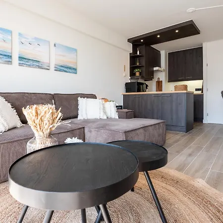 Modern Close To The For 6 Apartment *