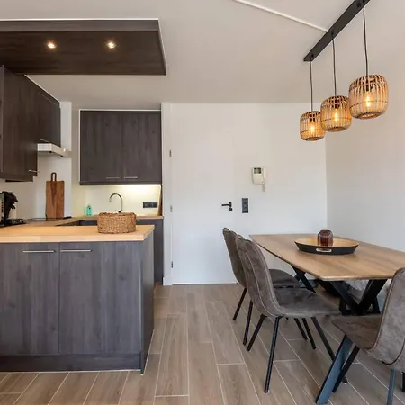 Modern Close To The For 6 Apartment *