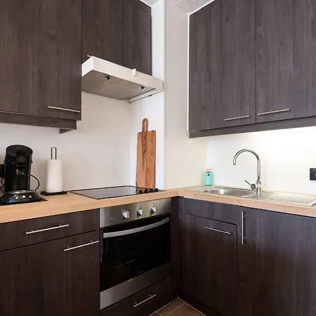 Modern Close To The For 6 *