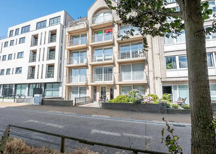 Modern Close To The For 6 Apartment