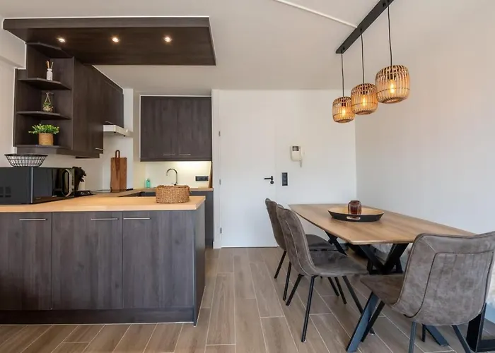 Modern Close To The For 6 Apartment *