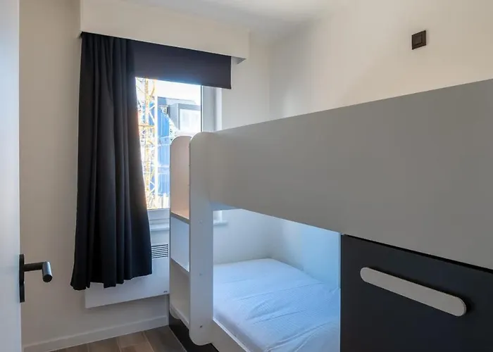 Apartment Modern Close To The For 6