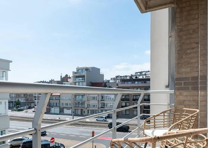 Modern Close To The For 6 Apartment